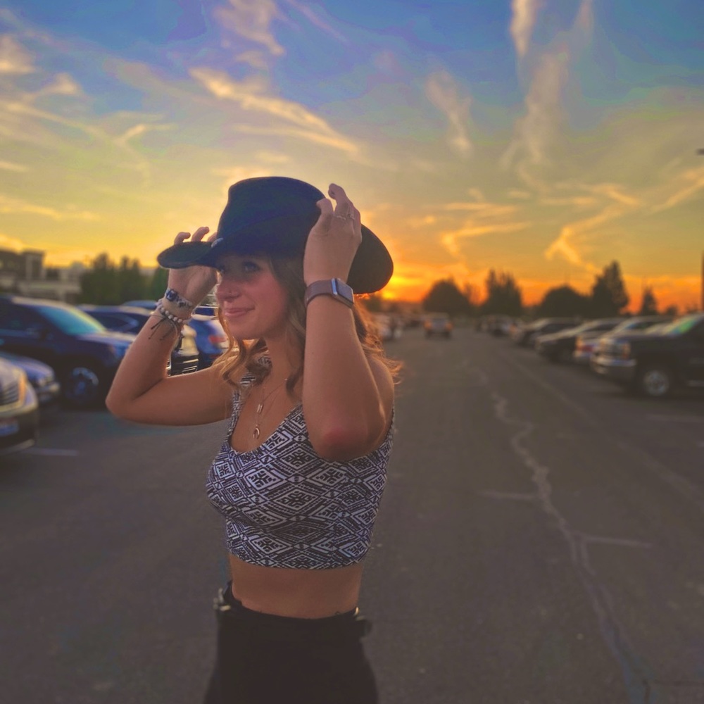 Meet your Posher, Madeline